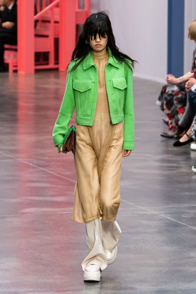 Look 2